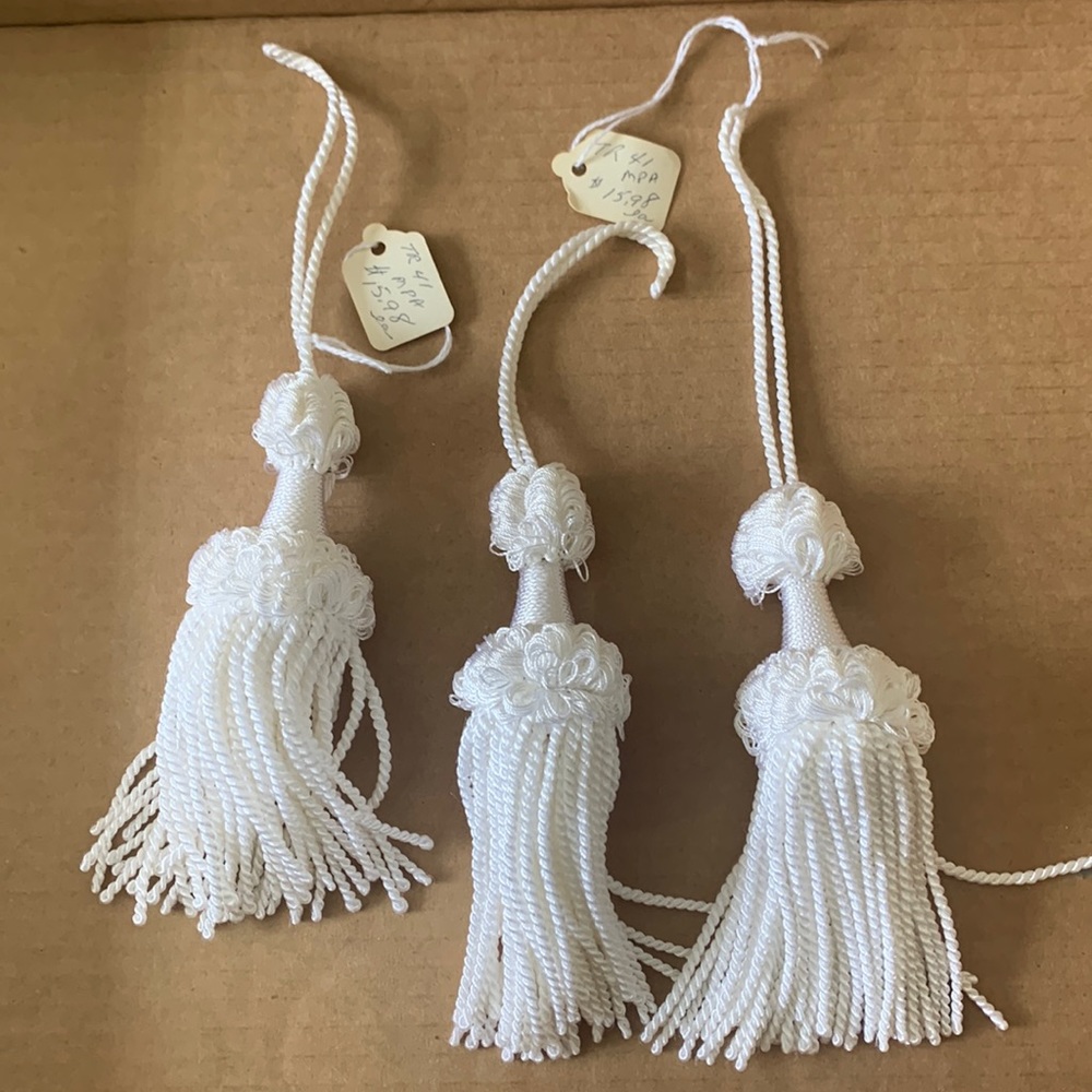 NEW Lot of 3 White Tassels - Picture 2 of 11